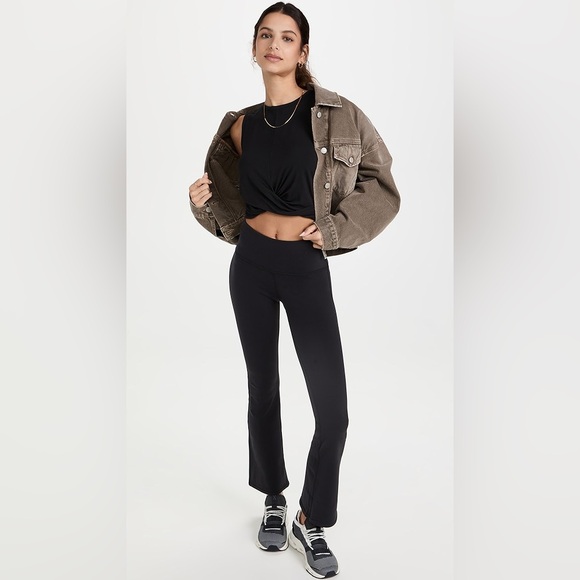 Two ALO Cover Tanks in Black and Raisin - Picture 5 of 8